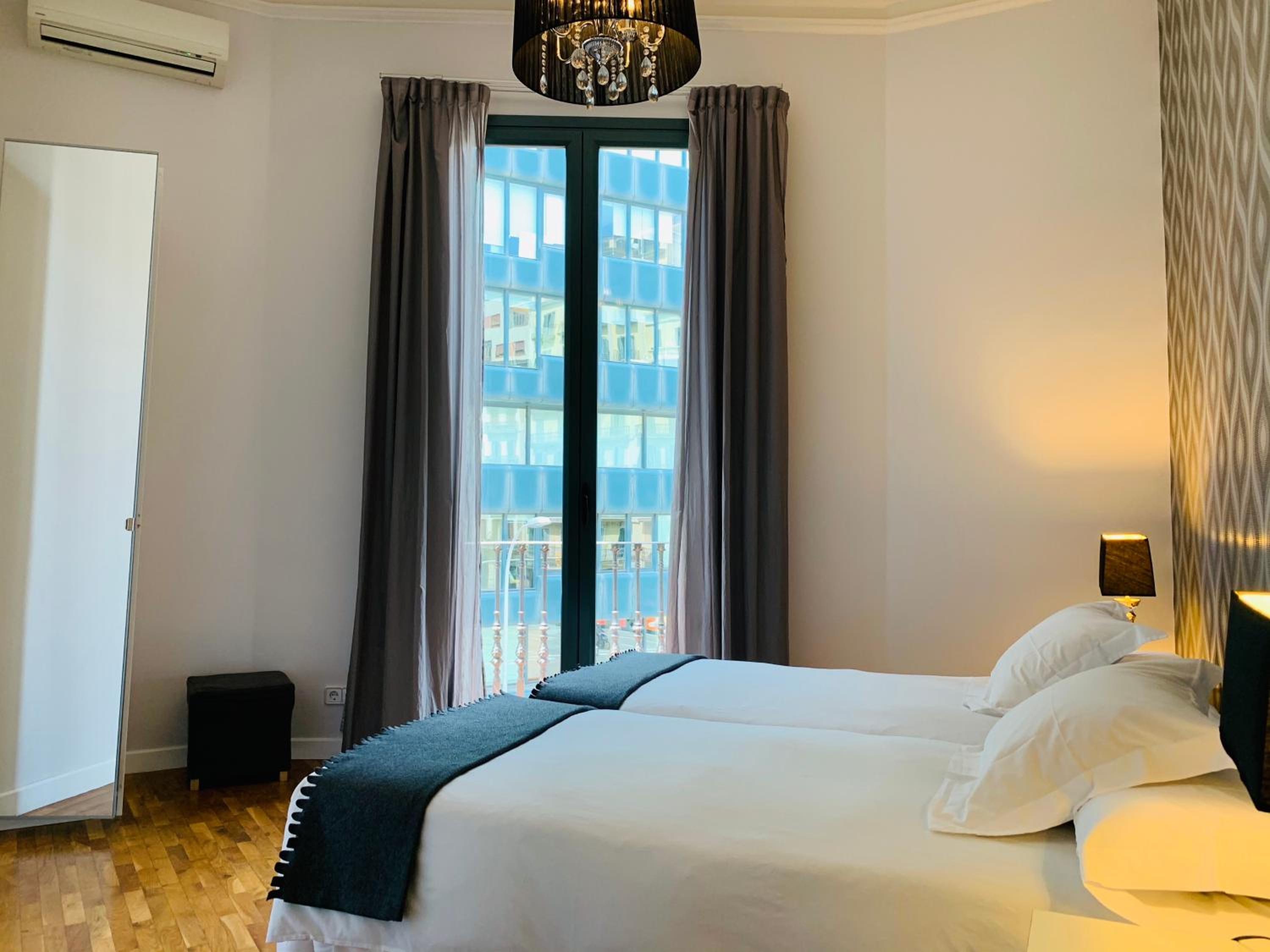 Room, Twin Beds, External Bathroom