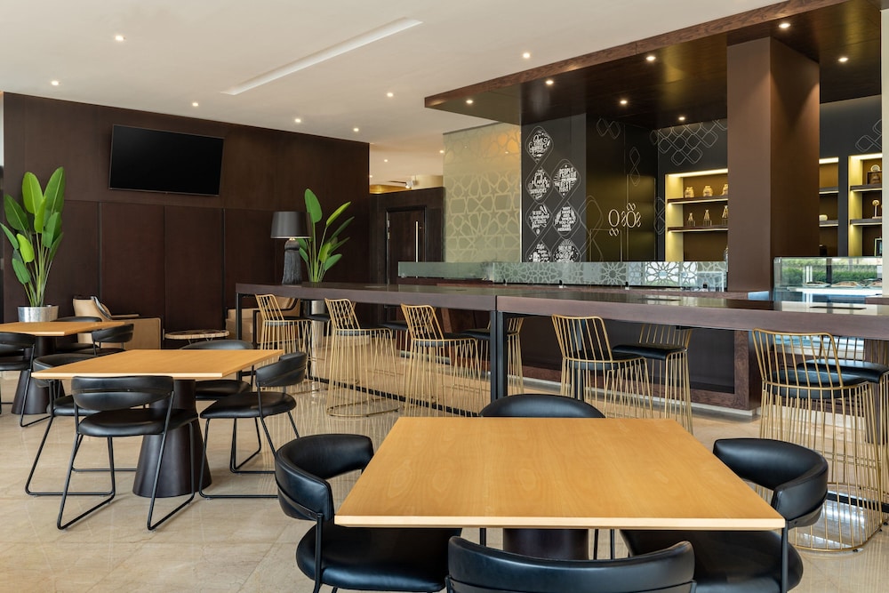 Four Points by Sheraton Production City Dubai 42/58