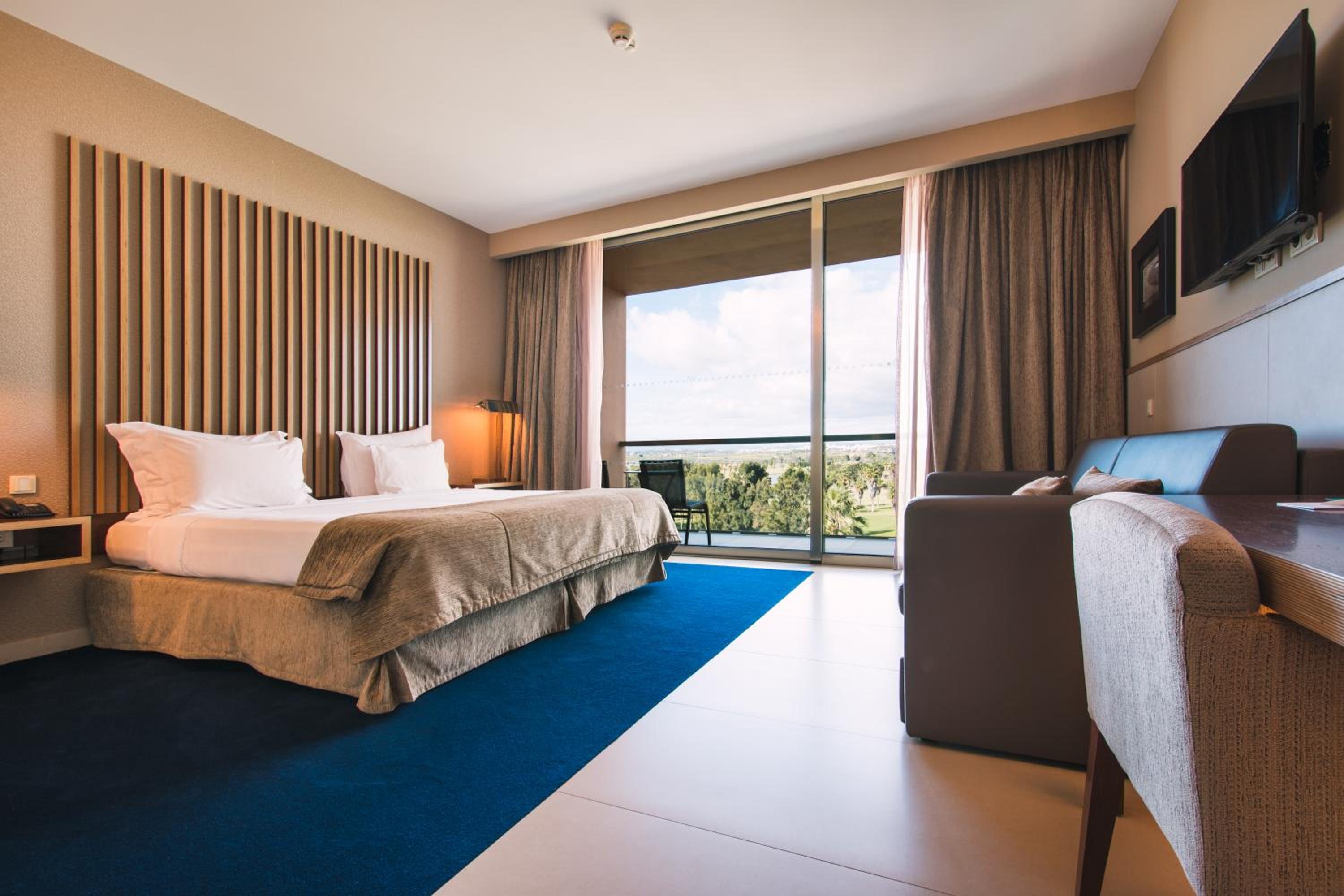 Prestige, Double or Twin Bed, Nature View