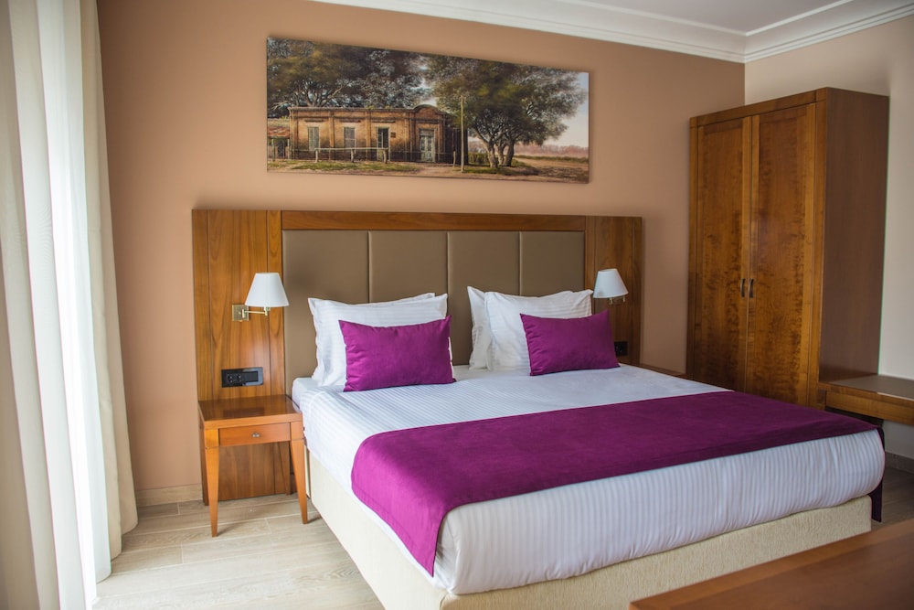 Xenon Hotel 15/50