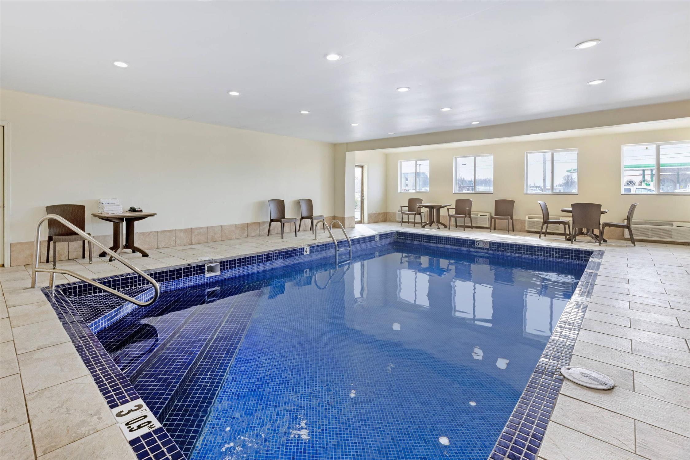 Comfort Inn & Suites Michigan City South 4/10