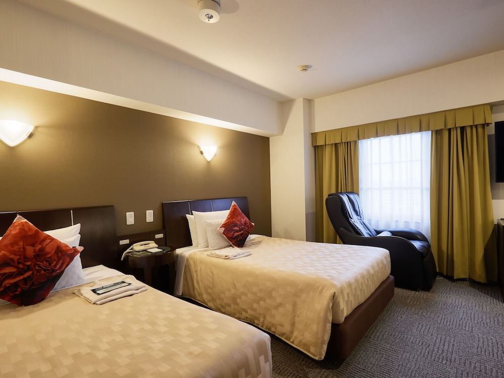 ROOM, TWIN BEDS
