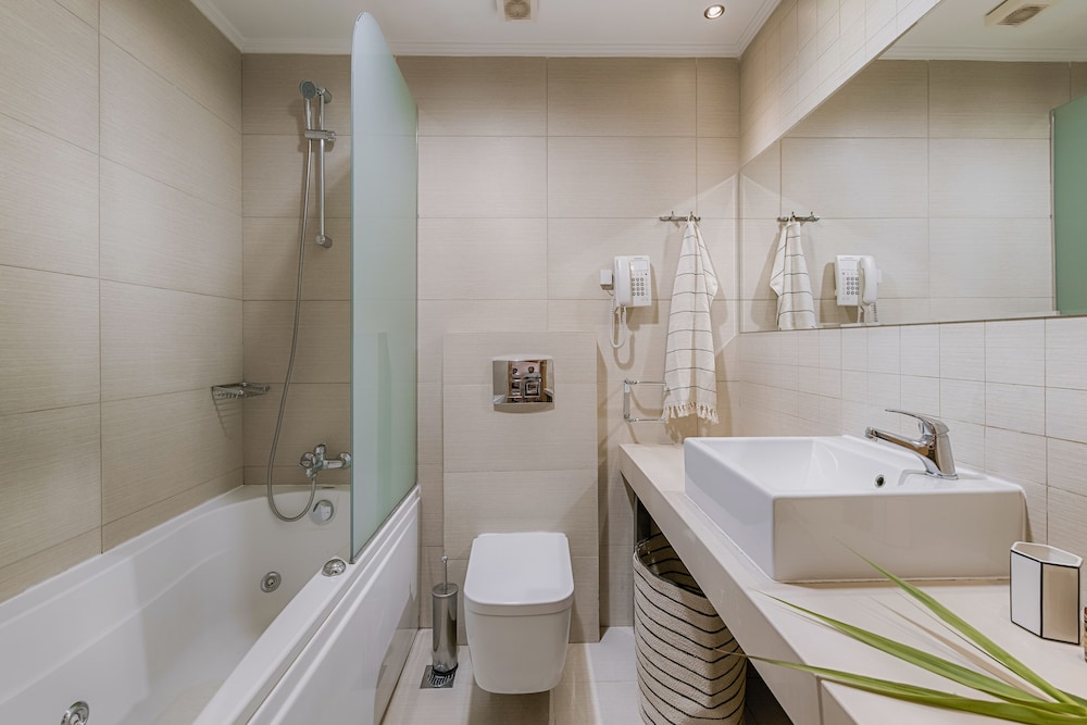 Villa Di Mare Luxury Suites 48/50