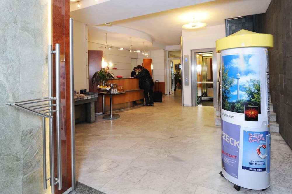 UNGER HOTEL 44/61
