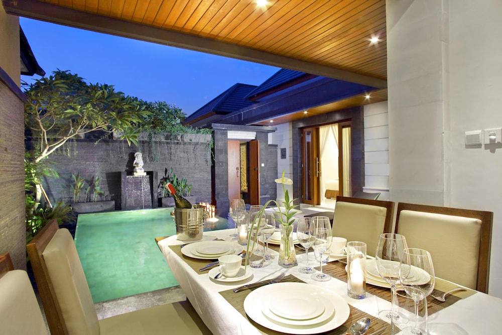 The Banyumas Suite Villa Legian 27/39
