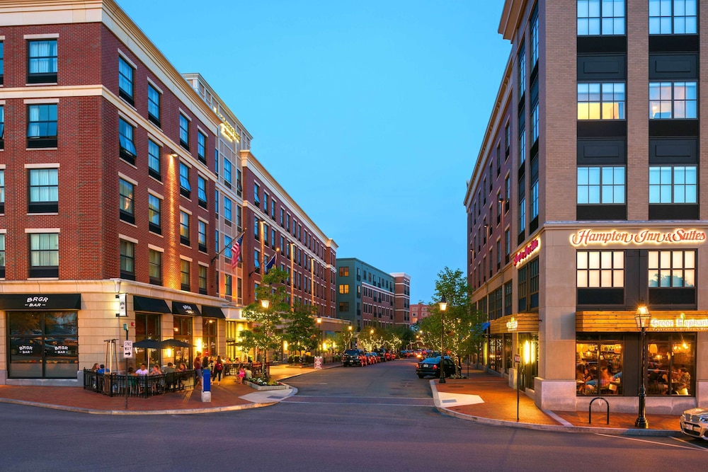 Hampton Inn & Suites Portsmouth Downtown 3/56