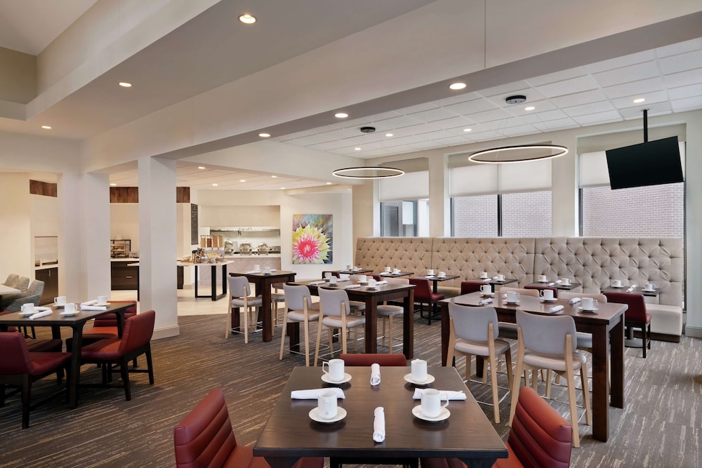Hilton Garden Inn Charlotte Ayrsley 36/44