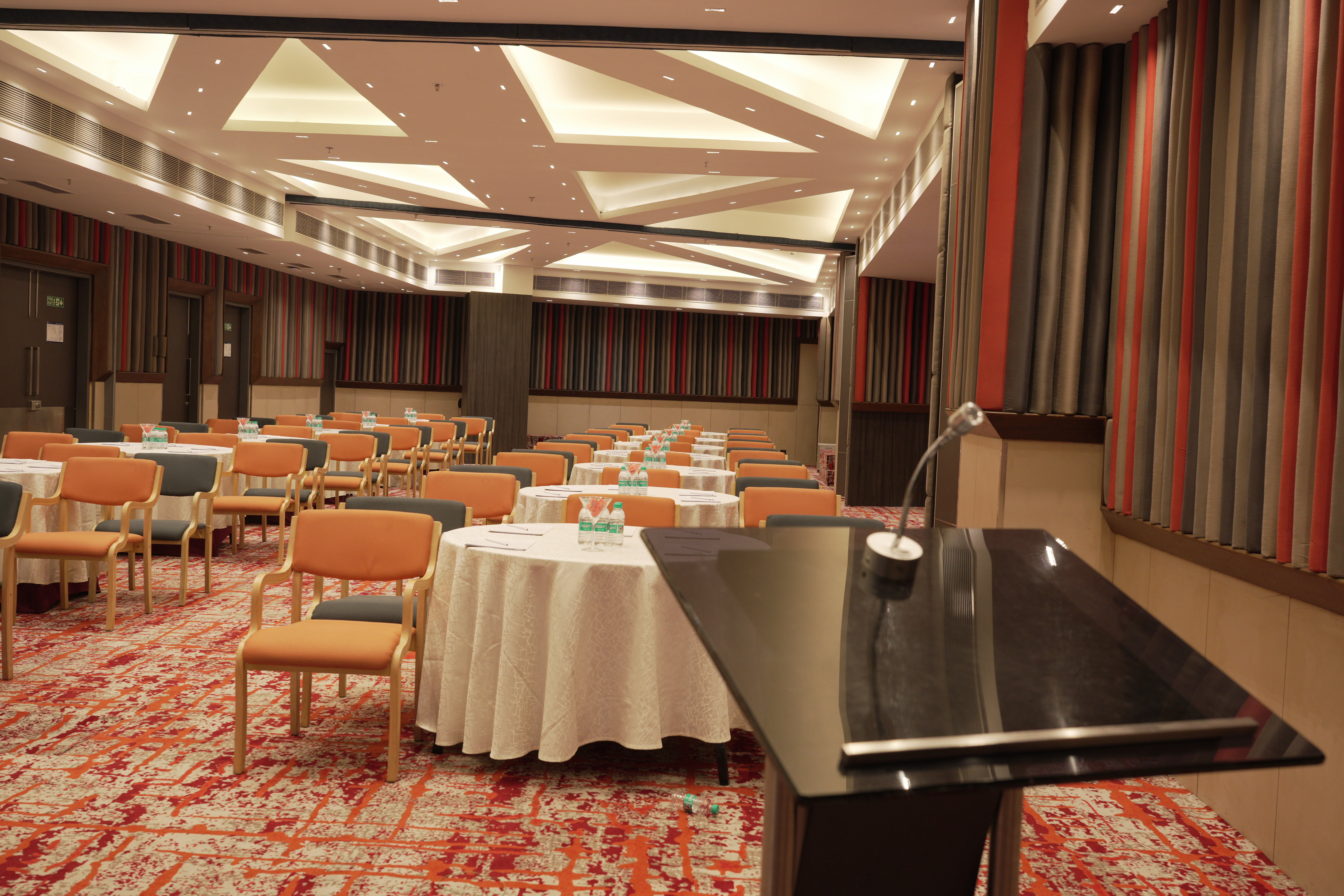 Holiday Inn Express and Suites Jaipur Gopalpura 26/43
