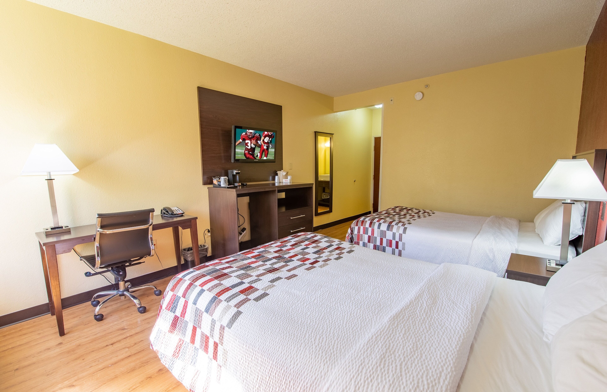 DELUXE, 2 DOUBLE BEDS