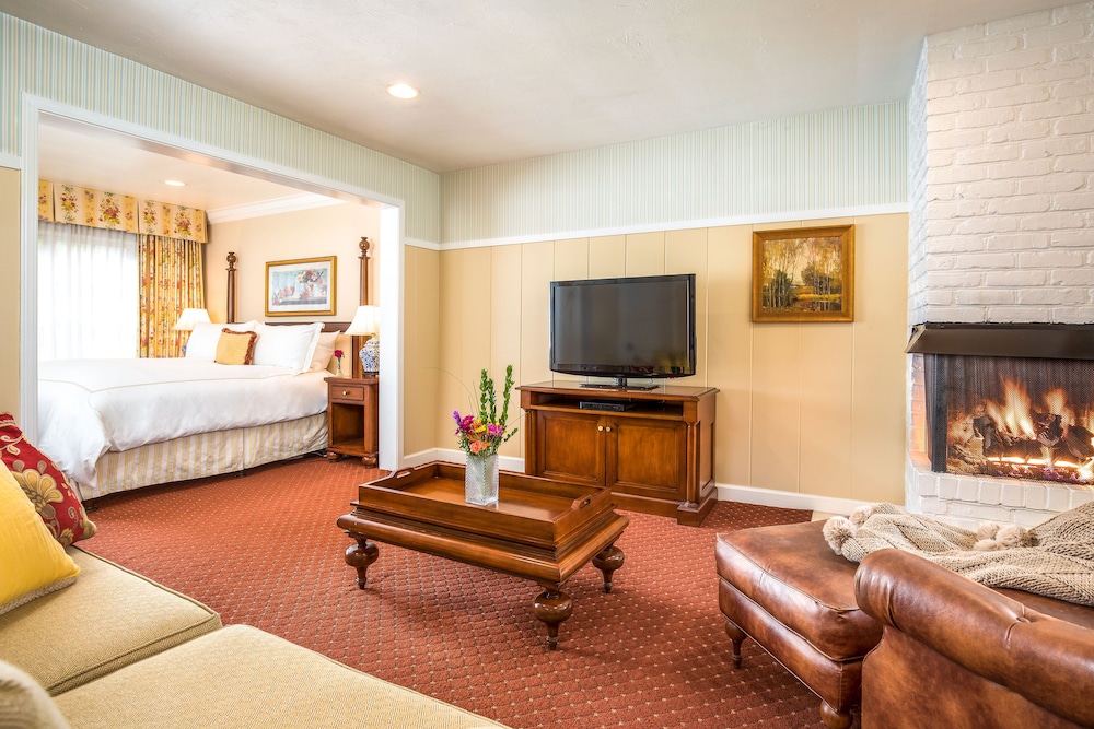 Wayside Inn 33/44