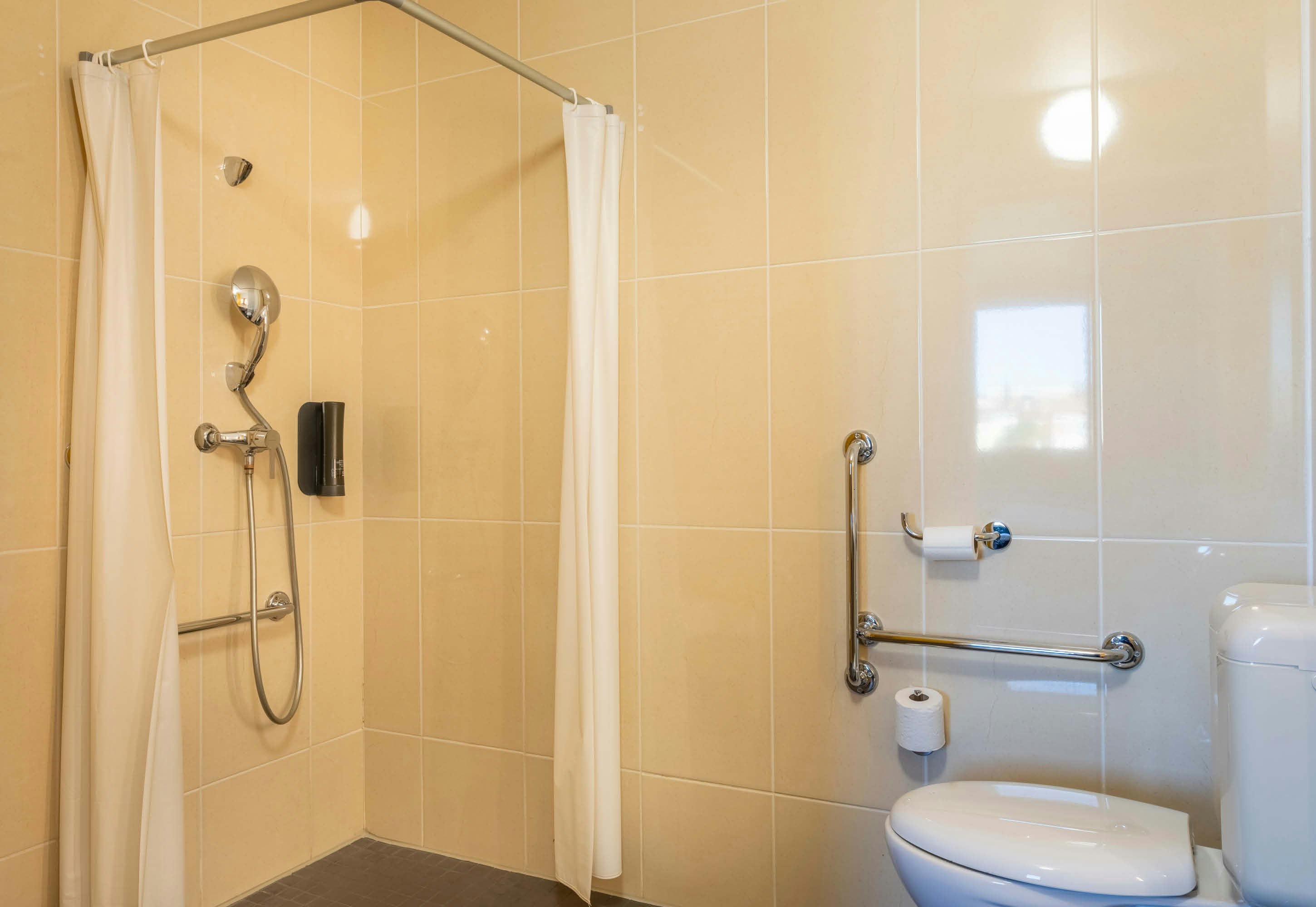 B&B HOTEL MARTIGUES Port de Bouc 23/24