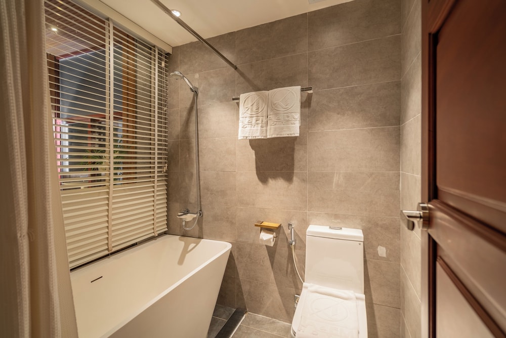 A&Em Art Hotel 64/66