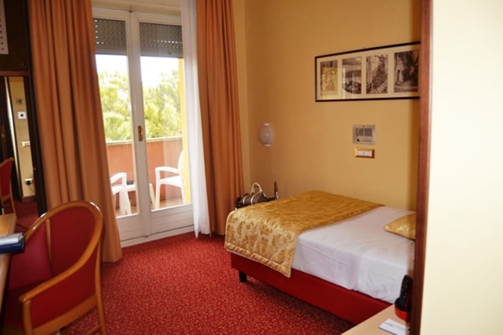 HOTEL OLIVETO 11/73
