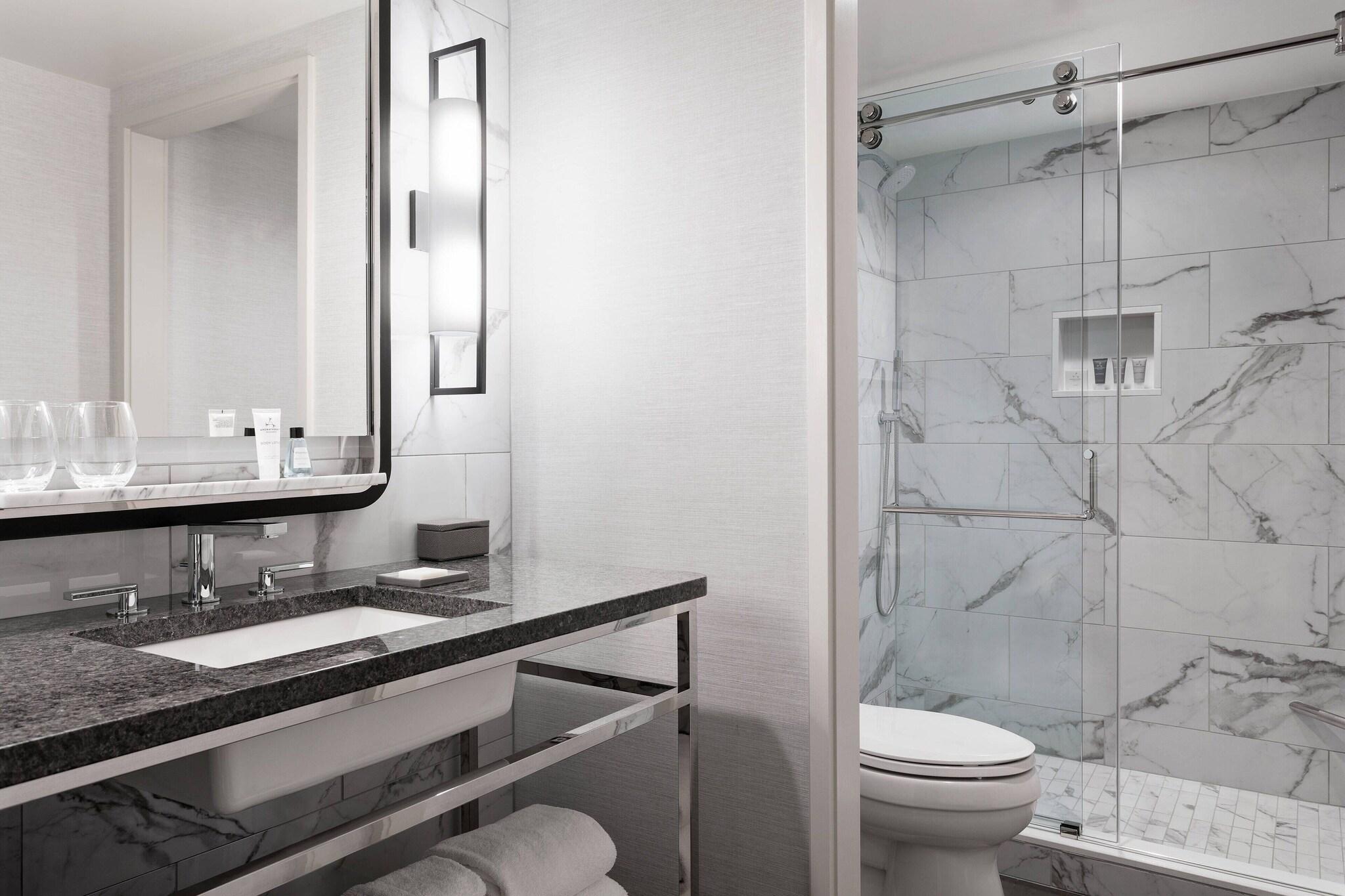 غرفة بريميوم بسرير كينج، Jw Marriott New Orleans 3/5
