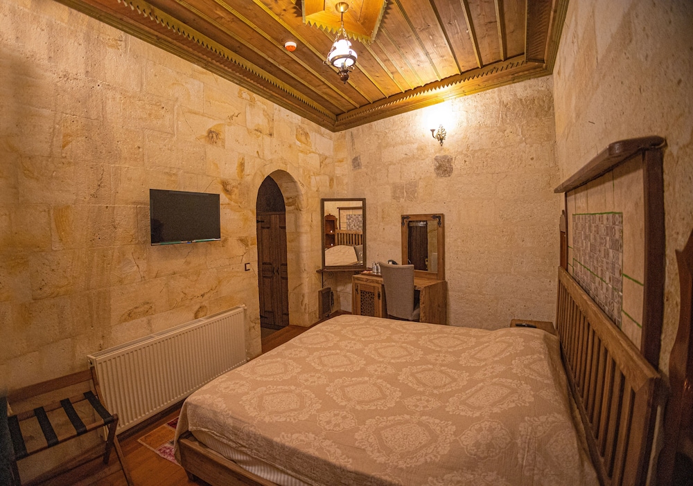 Pietra Cave Suites 37/49