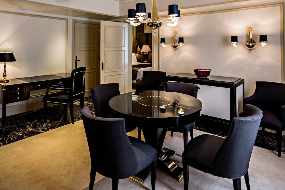 Prince de Galles A Luxury Collection Hotel Paris 75/80
