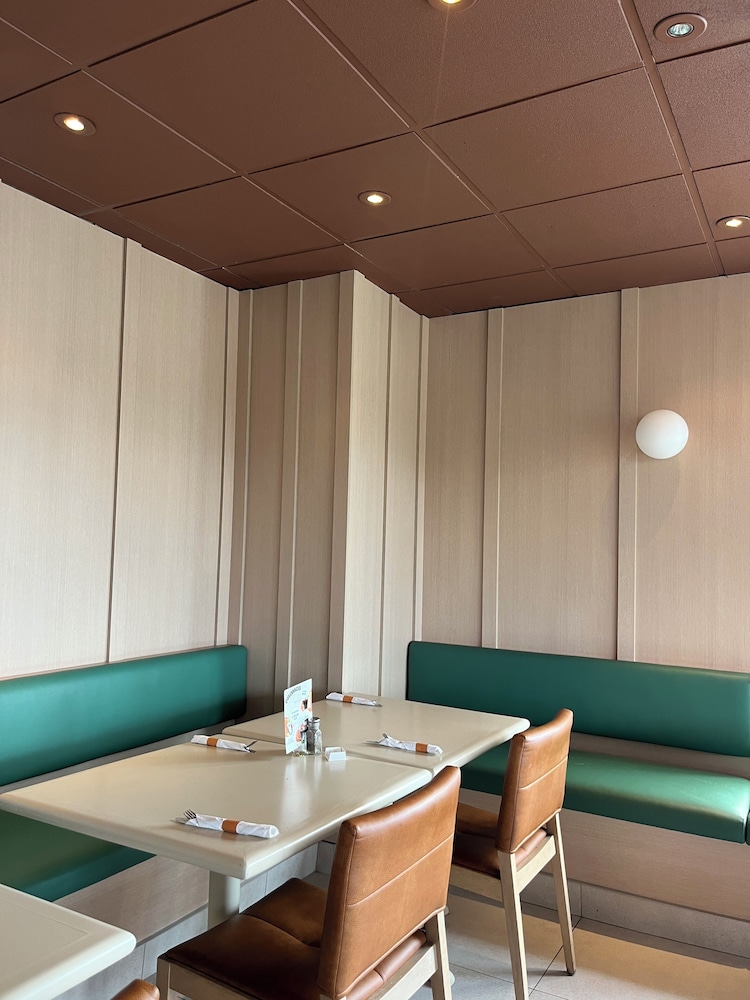 Auberge Resto Le Parasol 34/48