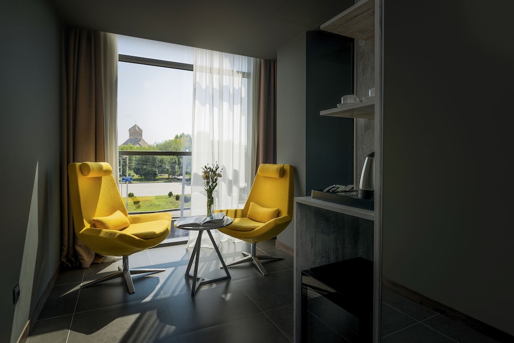 Messier 53 Hotel Yerevan 50/50