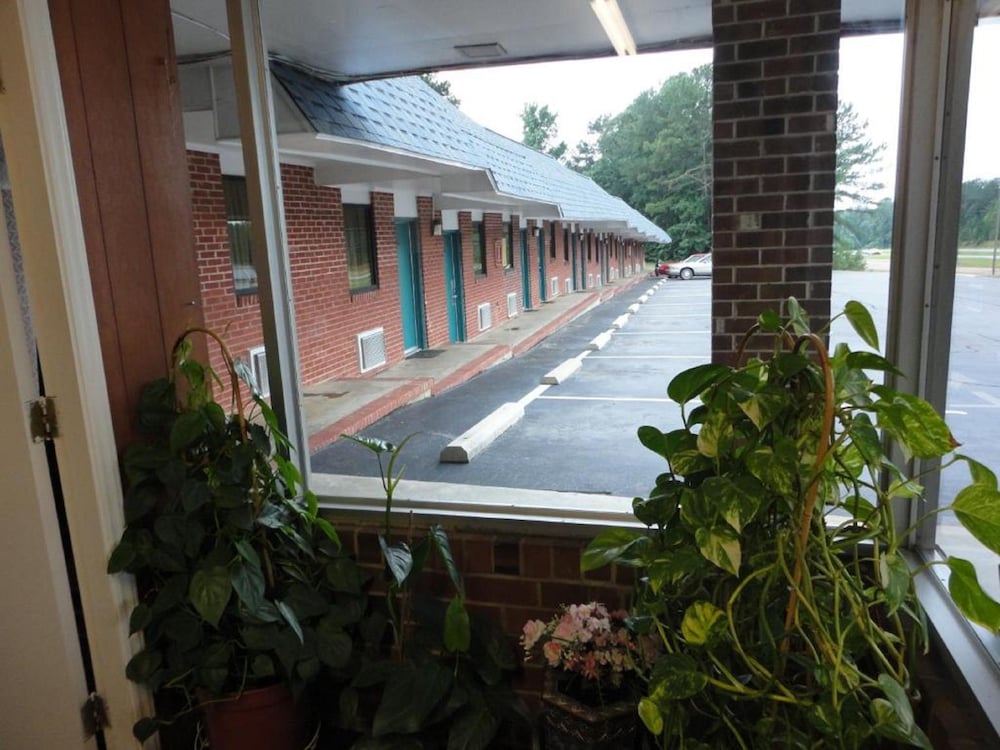 Budget Inn Franklinton 6/34