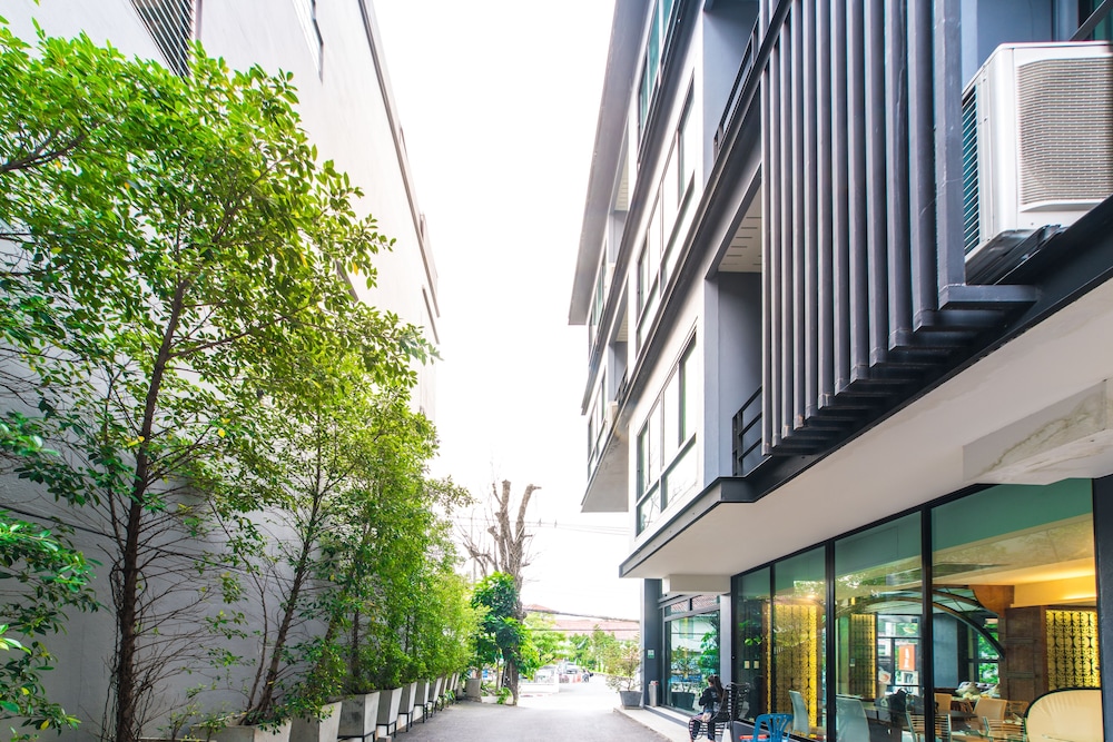 Jira Boutique Residence 1/50