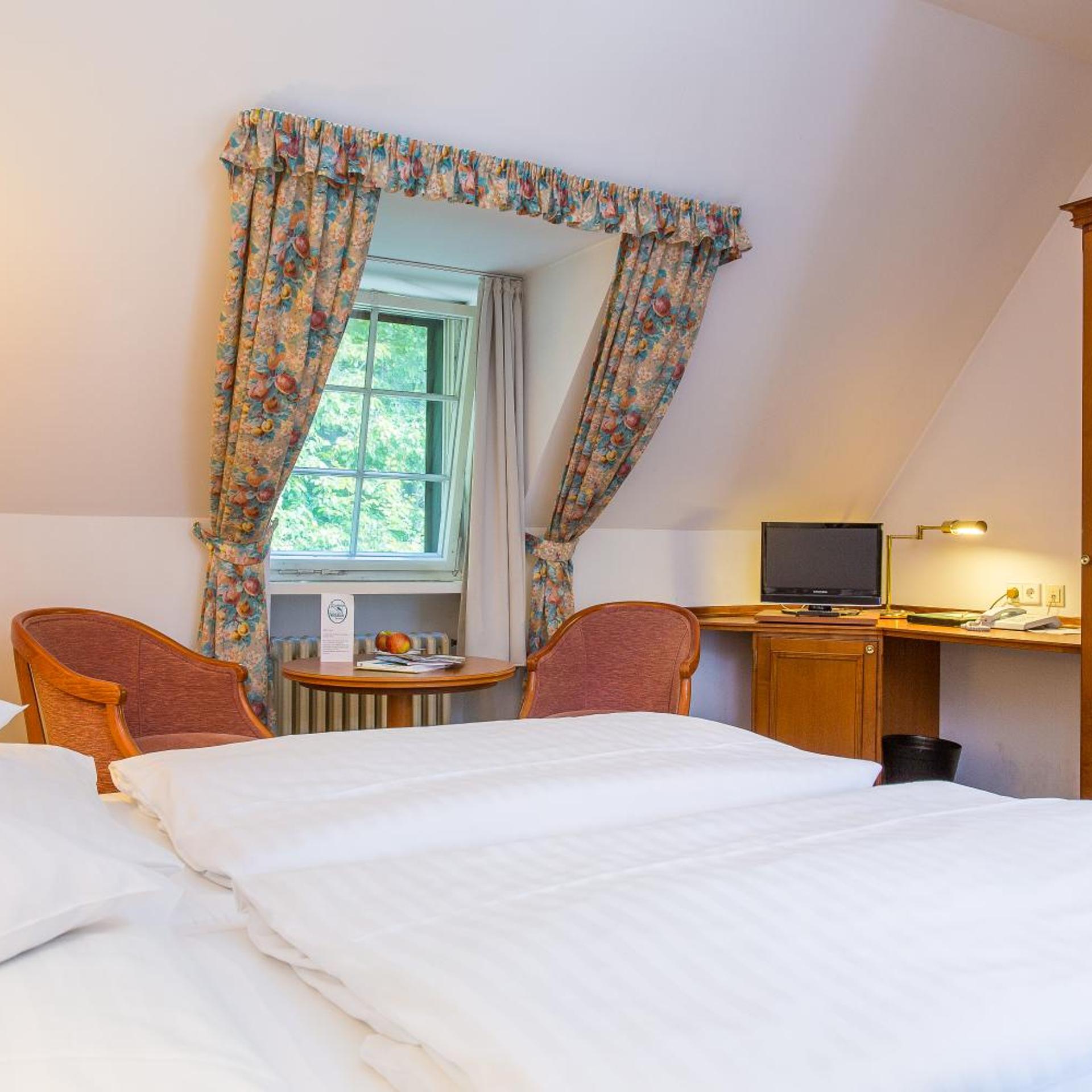 STANDARD, DOUBLE BED
