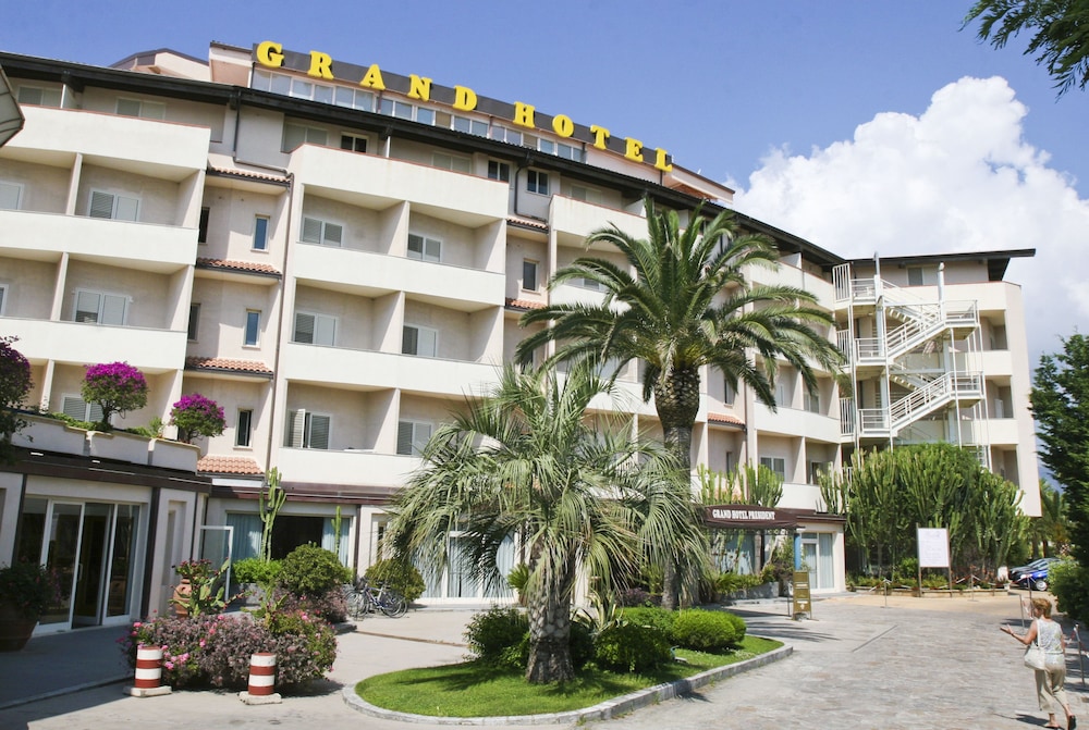 Grand Hotel President 2/50