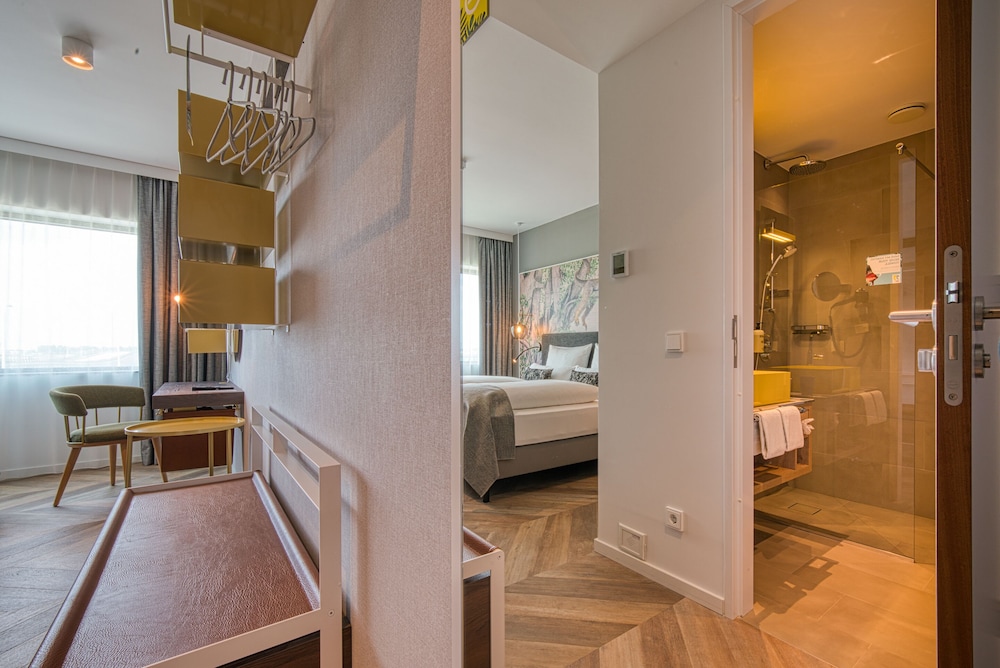 Vienna House Easy by Wyndham Amsterdam Airport 36/58