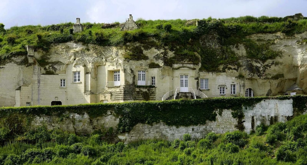 Hostellerie La Croix Blanche 47/50