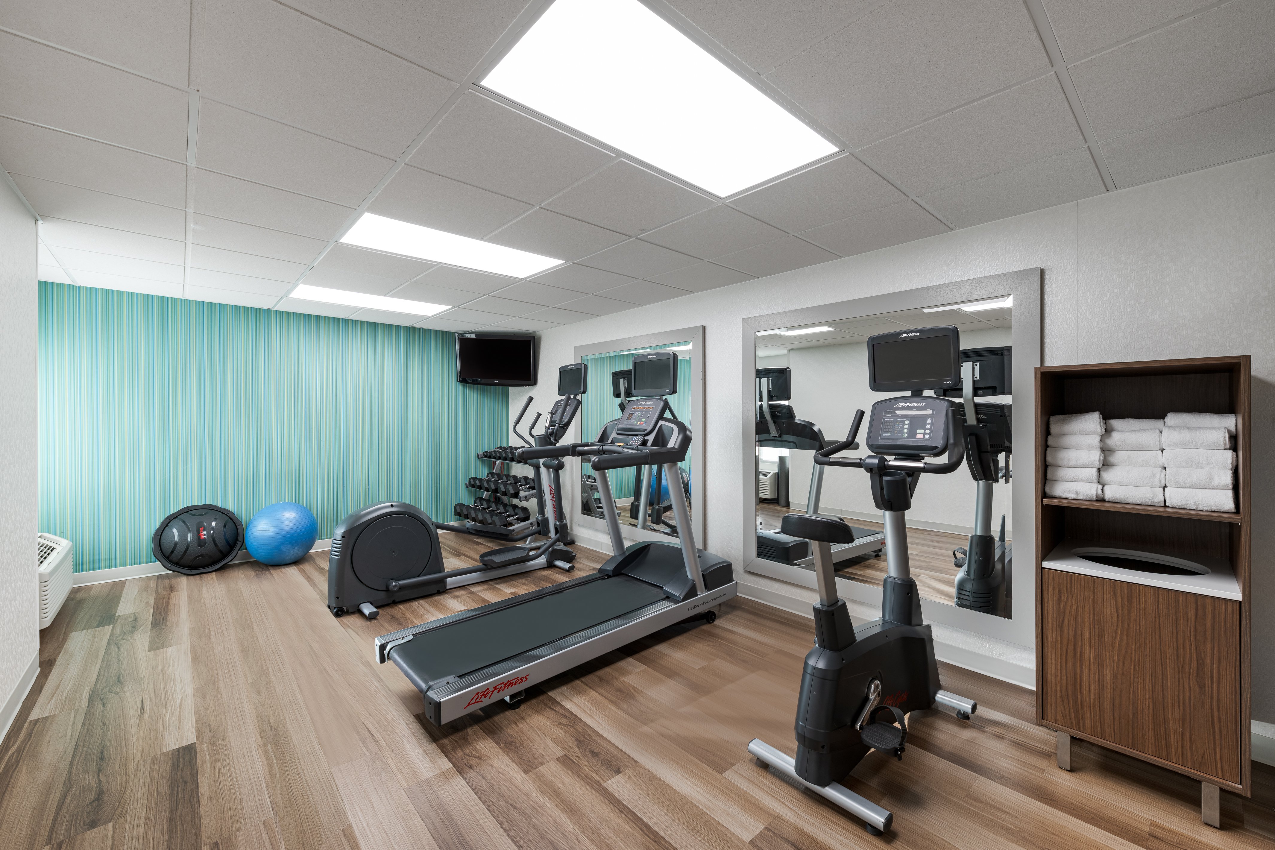 Holiday Inn Express San Diego-Sea World Area, an IHG Hotel 47/73