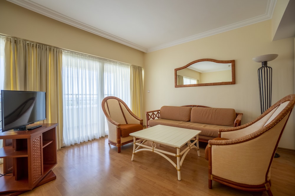 Presa Di Finica Hotel and Suites 22/50