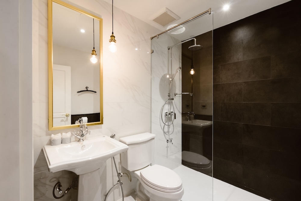 Saran Boutique Hotel Thapae 39/46