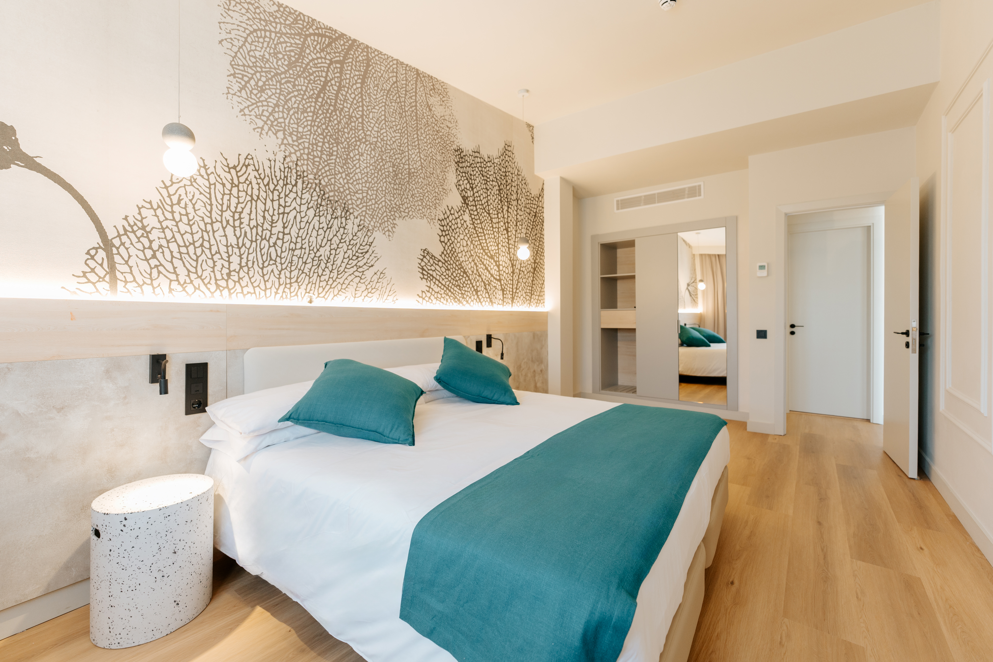 2 Bedrooms, Flat