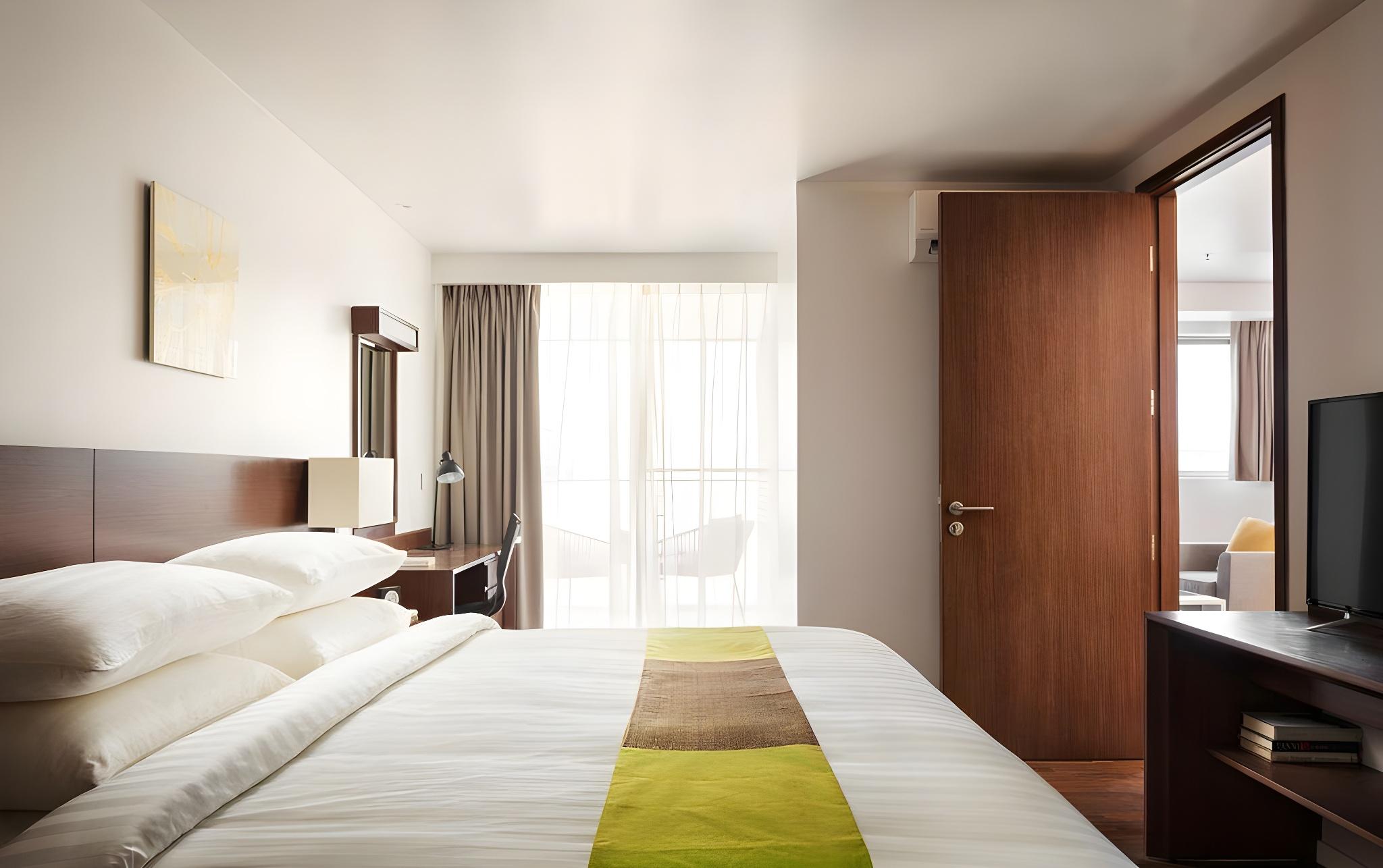 2 Bedrooms, Royal, Palace, Suite, River View