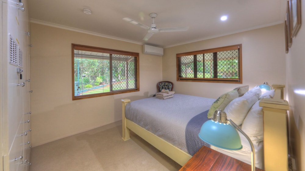ATHERTON HINTERLAND MOTEL 28/40