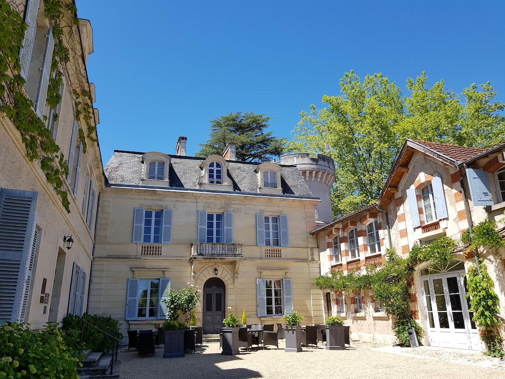 Chateau De Lalande 2/72