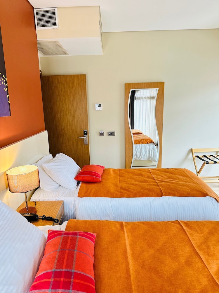 Standard, Twin Beds