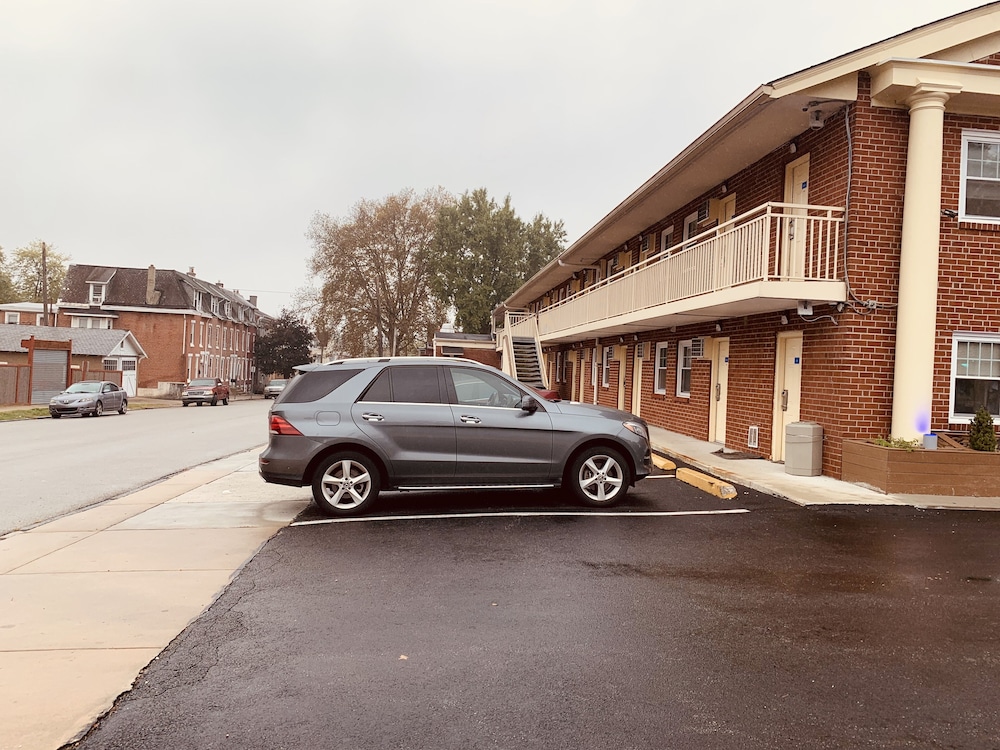 Red Carpet Inn - Norristown 7/34