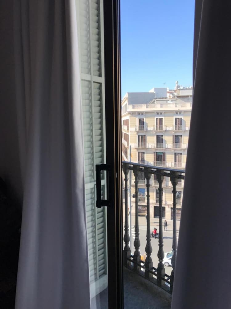Hotel Chic&basic Lemon Barcelona 2/33
