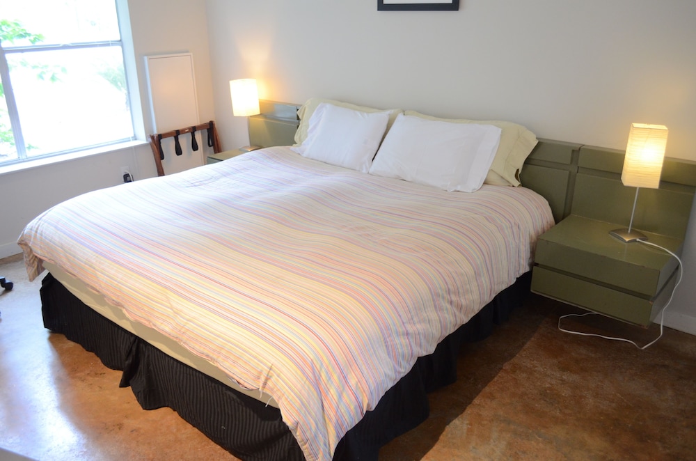 Modern B&B 12/50
