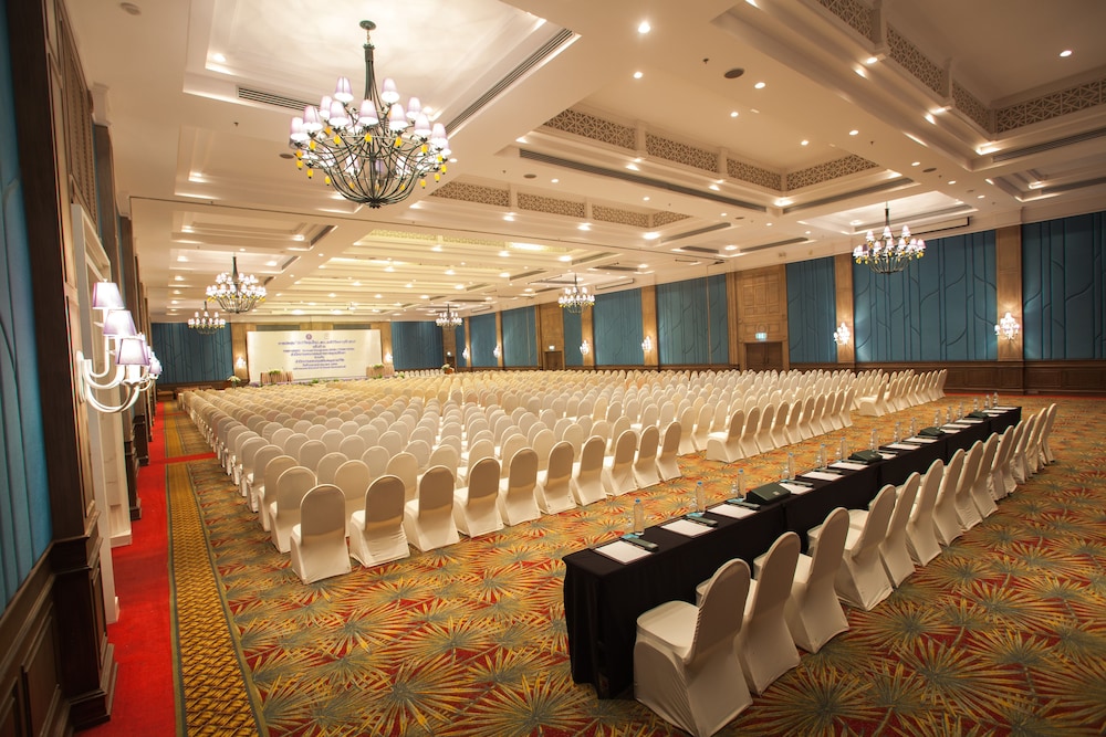 The Regent Cha Am Beach Resort 15/75