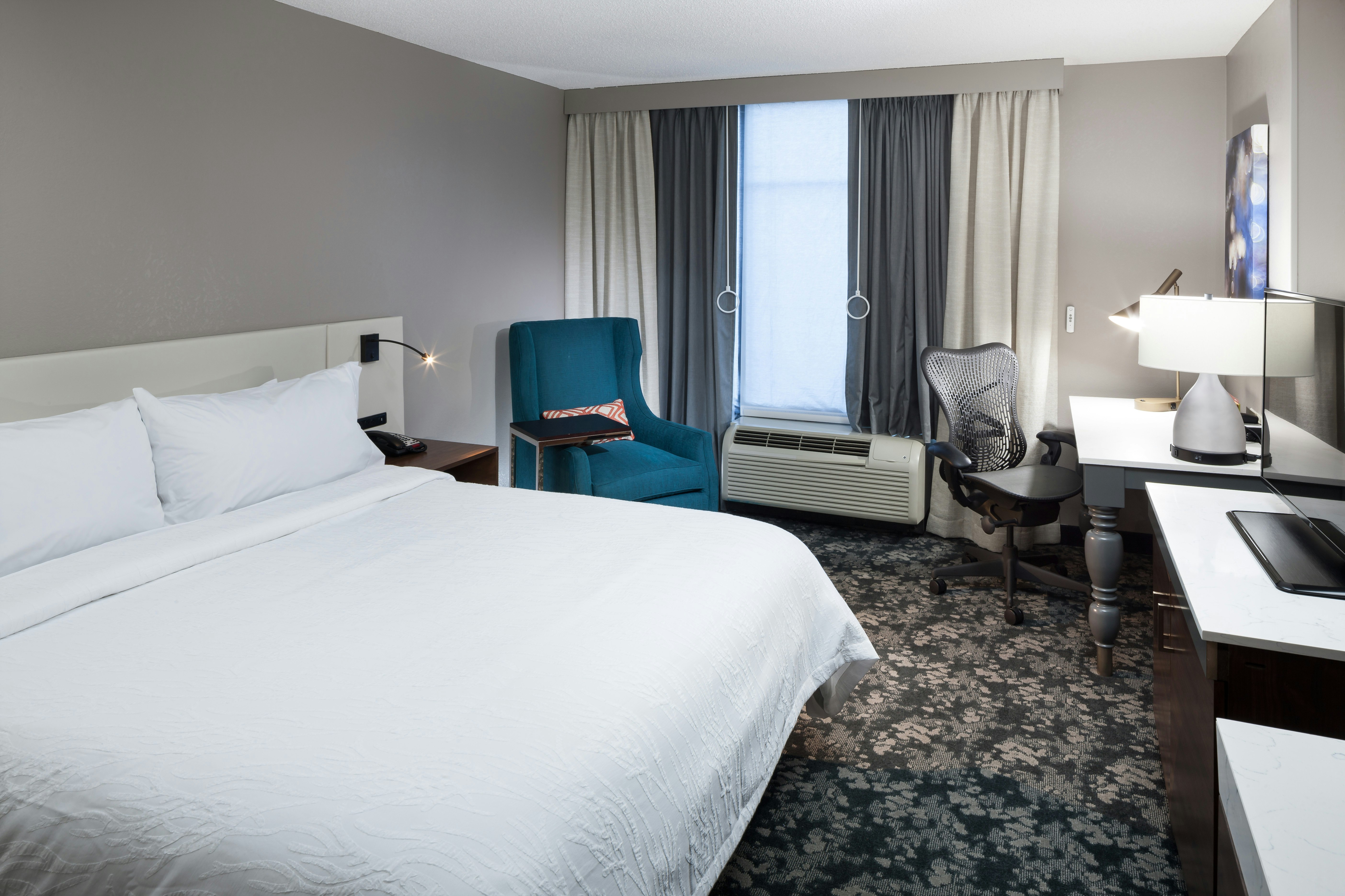 ROOM, KING BED, ACCESSIBLE