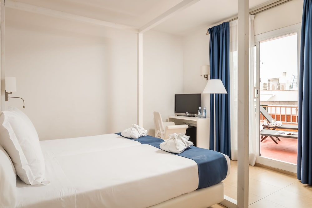 ROOM, DOUBLE OR TWIN BED, TERRACE