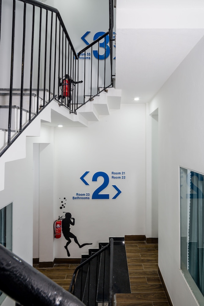 Fedora Hostel 20/35