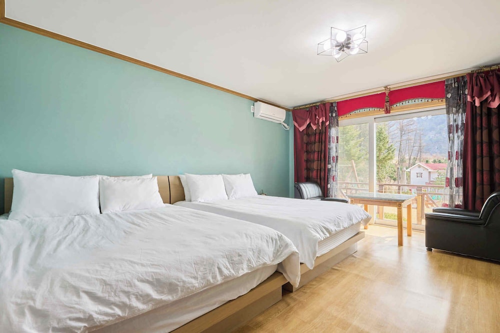 غرفة سوبيريور بسريرين كوين، Heidi Pension G House 7/10