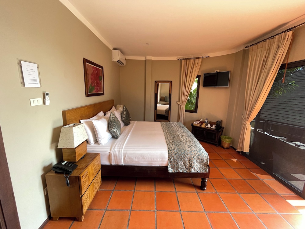 SUPERIOR, BUNGALOW, KING BED, GARDEN VIEW