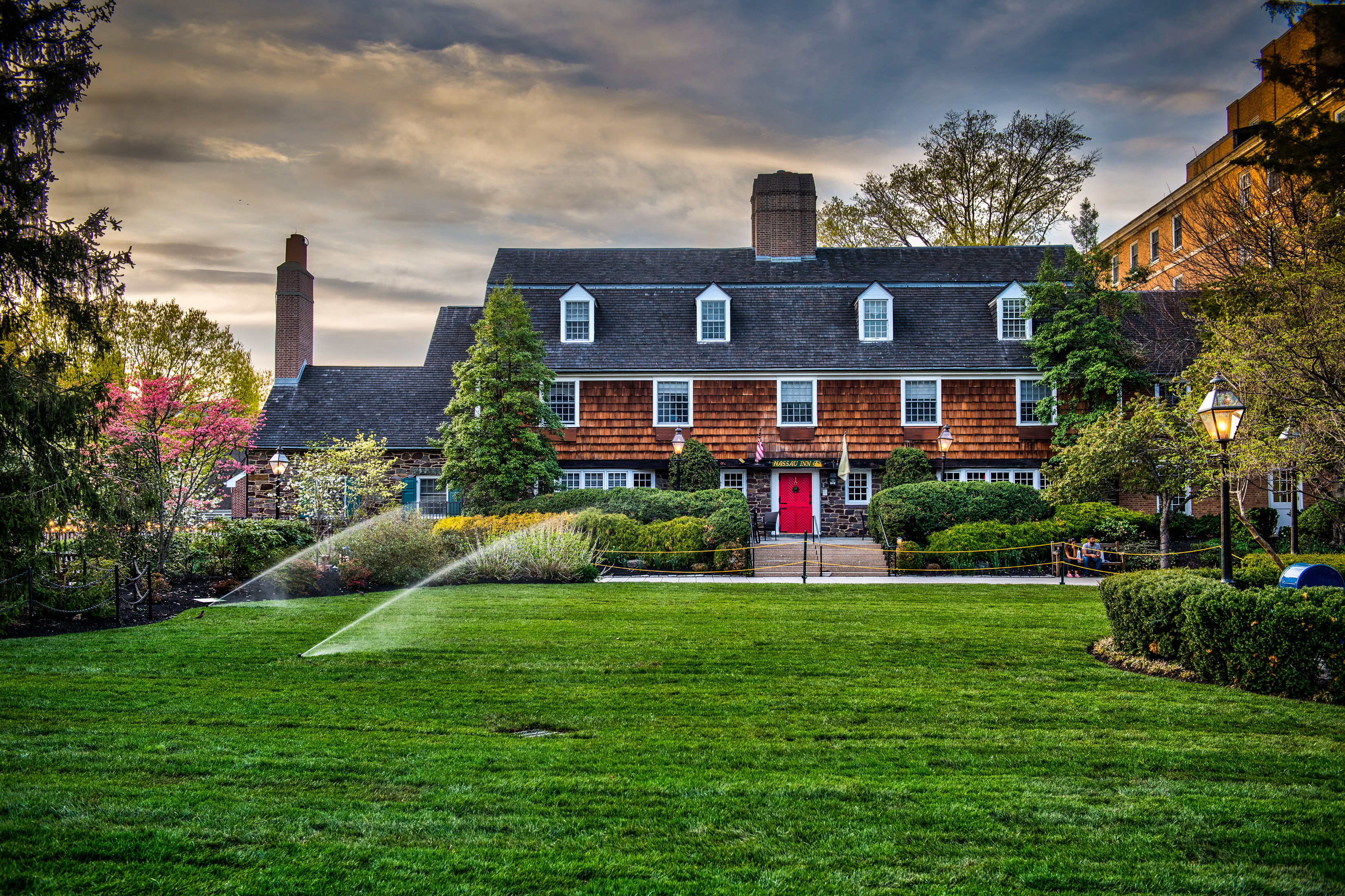 Nassau Inn 28/36