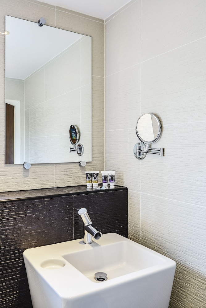 Mercure Newbury West Grange Hotel 38/72