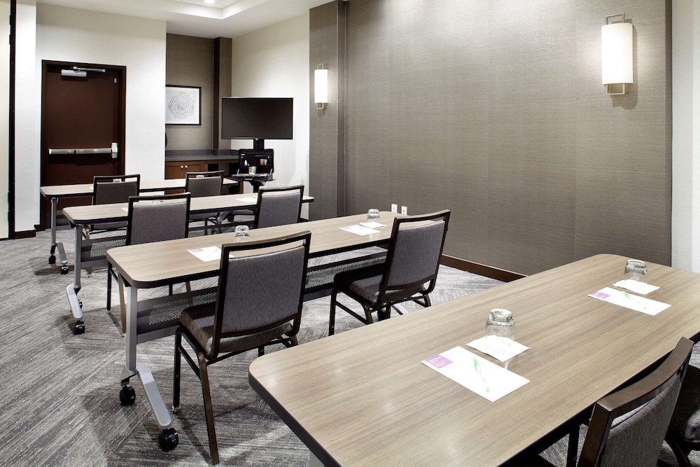 Hyatt Place Cleveland Lyndhurst 56/59