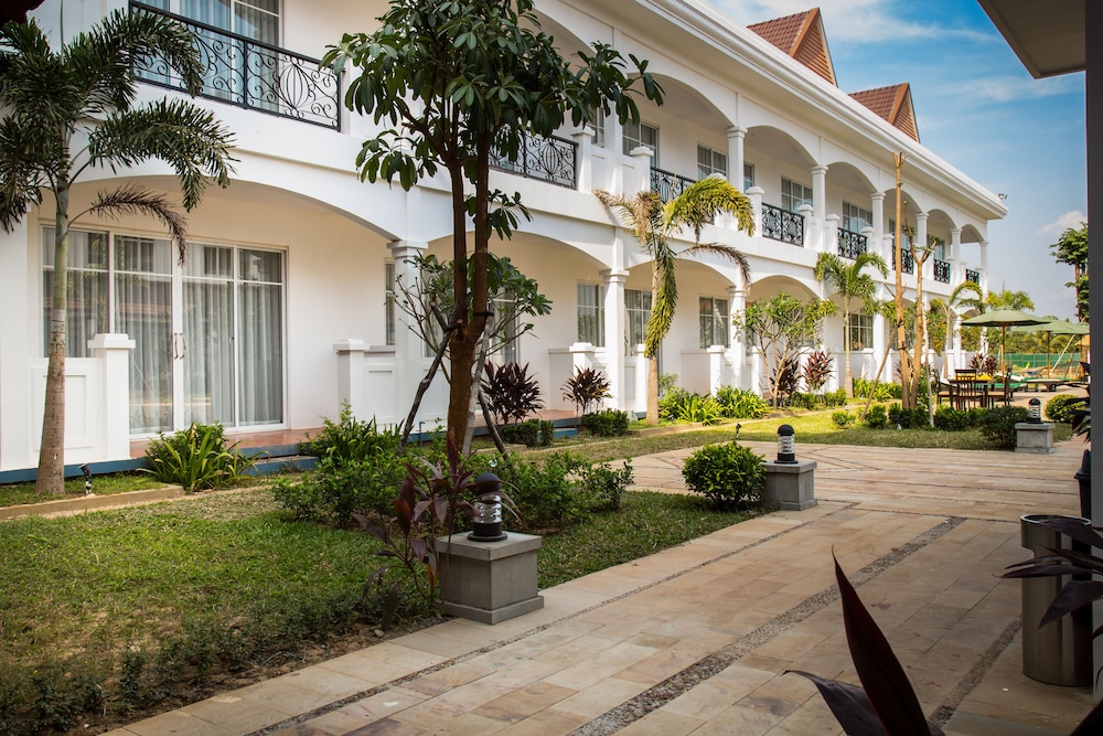 Glorious Hotel and Spa 4/50