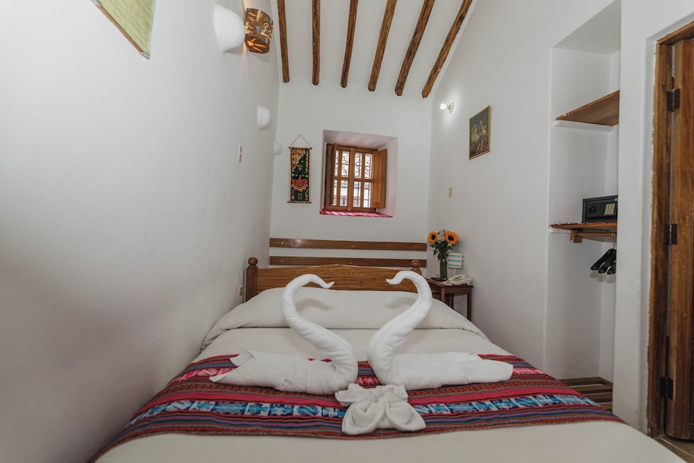 Hostal El Grial 38/53